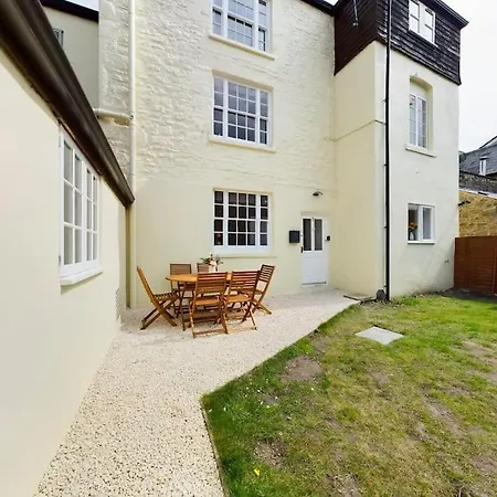 Little Gem In The Forest Of Dean! Hot Tub, Private Garden, Dog Friendly, Smart Tvs And Beautiful Historic Village Location! Saint Briavels Exterior photo