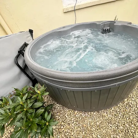 Little Gem In The Forest Of Dean! Hot Tub, Private Garden, Dog Friendly, Smart Tvs And Beautiful Historic Village Location! Saint Briavels Exterior photo