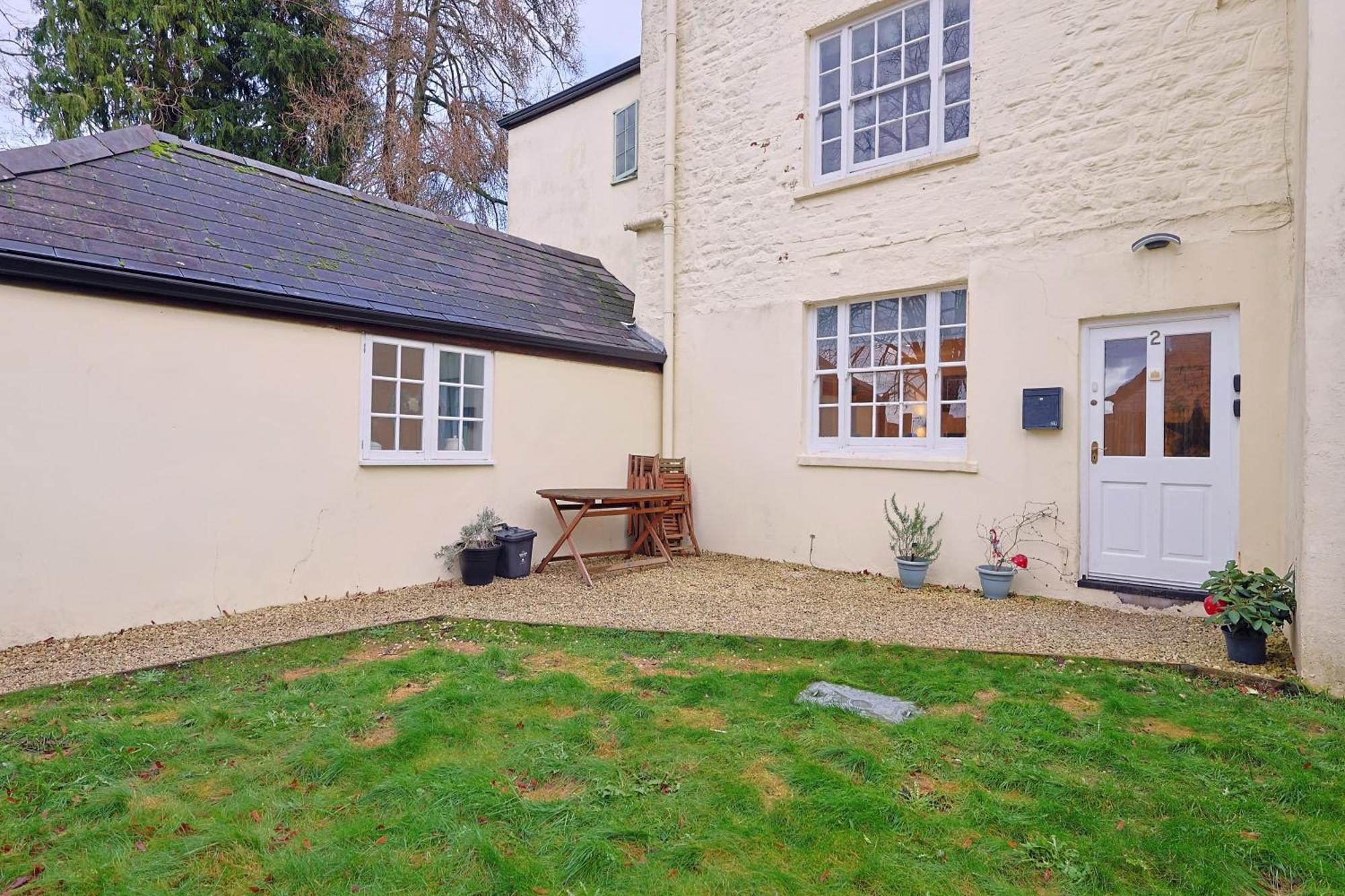 Little Gem In The Forest Of Dean! Hot Tub, Private Garden, Dog Friendly, Smart Tvs And Beautiful Historic Village Location! *